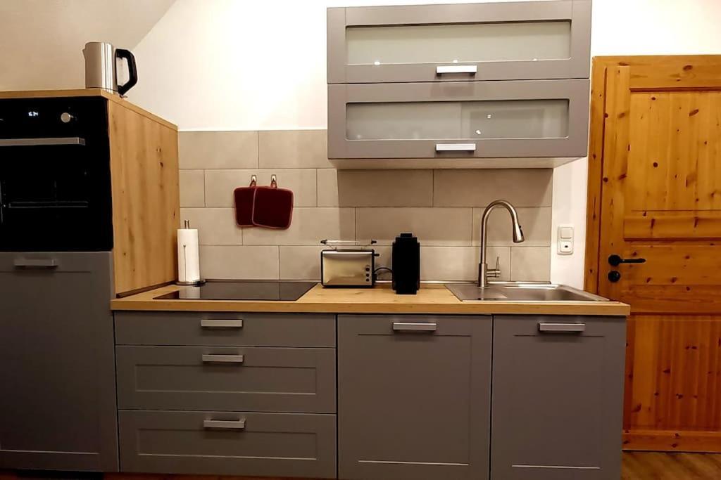Kleine, Gemuetliche Dachgeschosswohnung Laudenbach  Bagian luar foto
