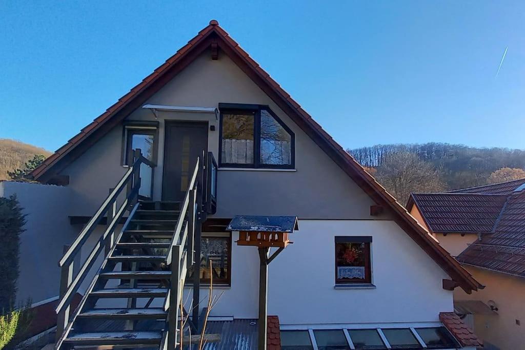 Kleine, Gemuetliche Dachgeschosswohnung Laudenbach  Bagian luar foto