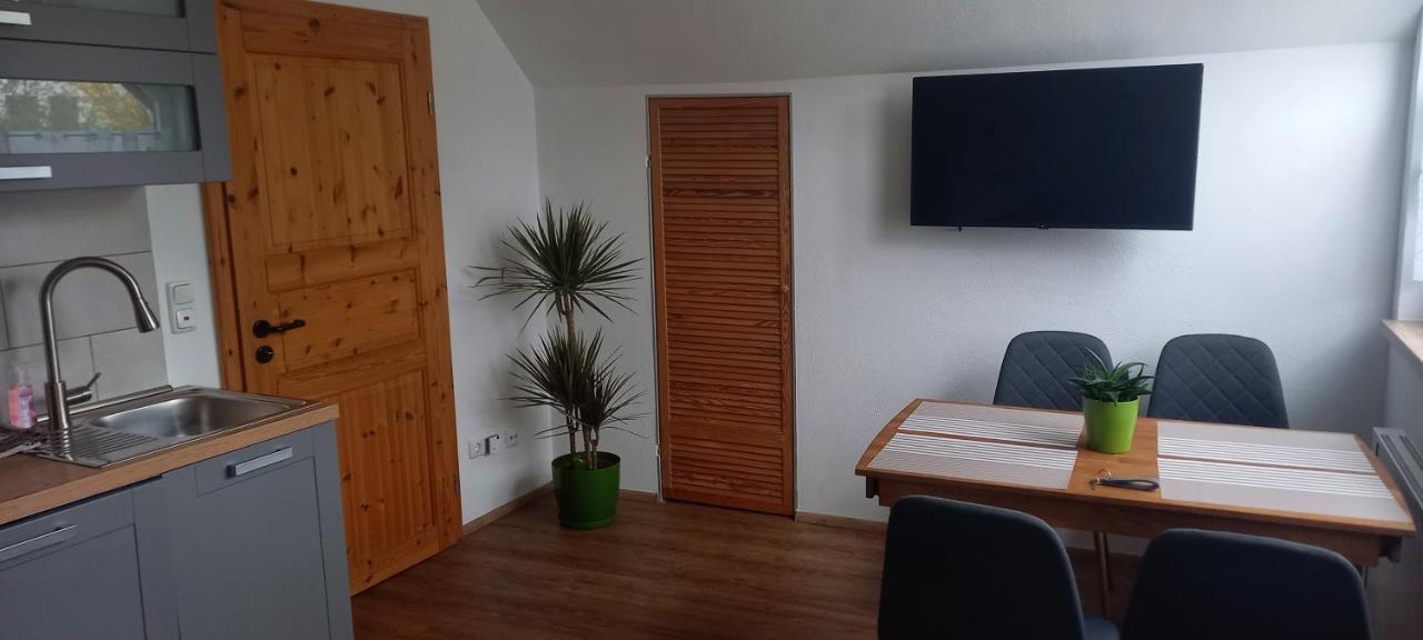 Kleine, Gemuetliche Dachgeschosswohnung Laudenbach  Bagian luar foto