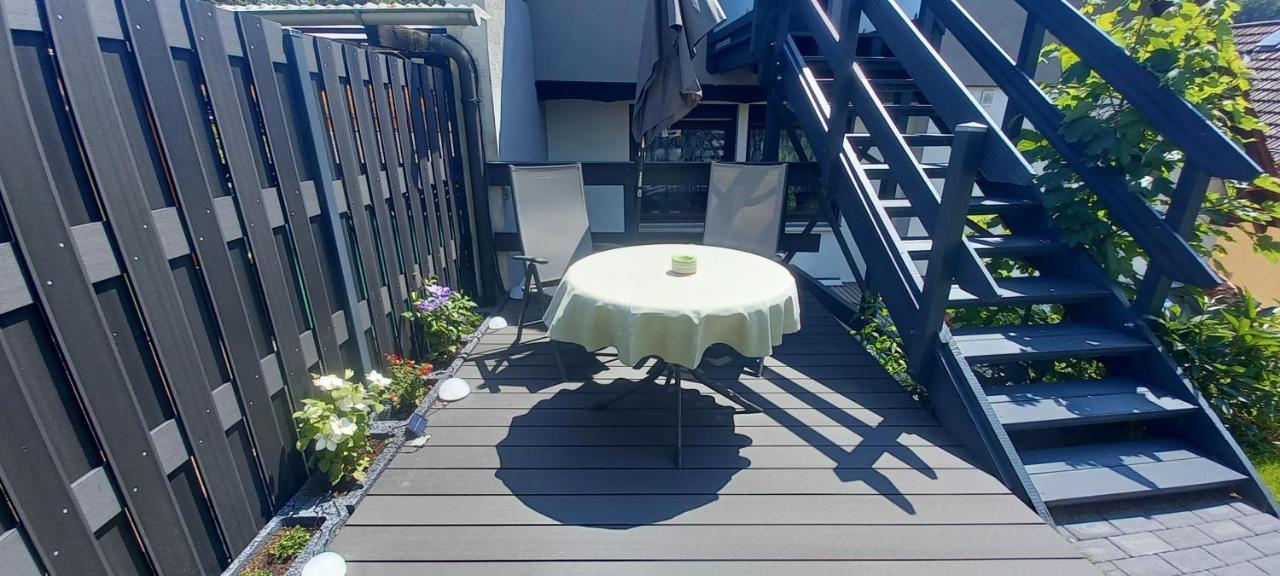 Kleine, Gemuetliche Dachgeschosswohnung Laudenbach  Bagian luar foto
